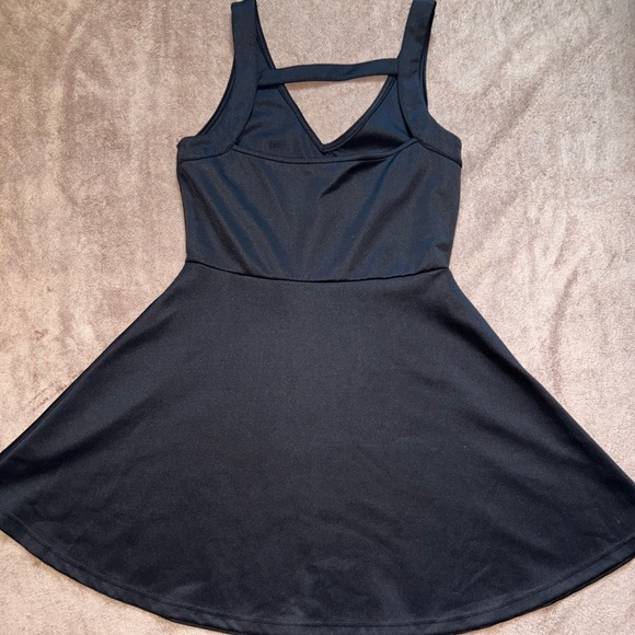 Cute little black dress Junior size S\M - Picture 3 of 4